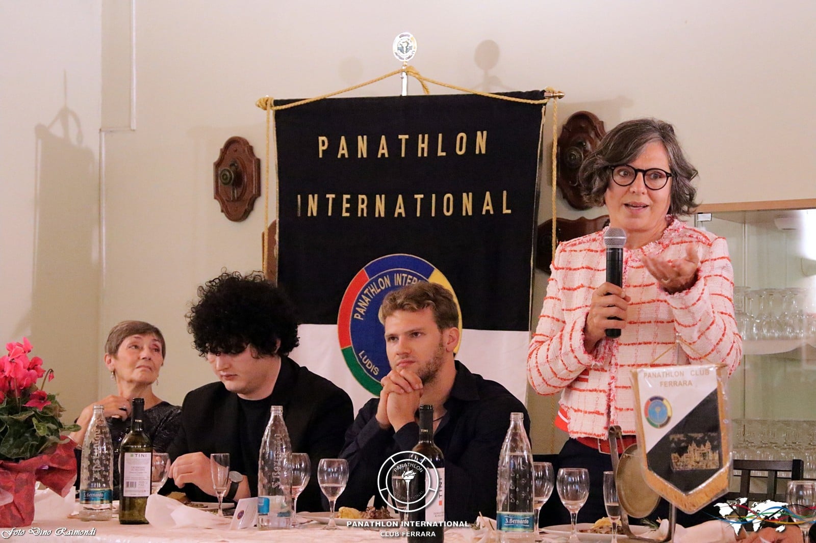 Antonella Castagnoli al Panathlon Club Ferrara nella serata dedicata al marito